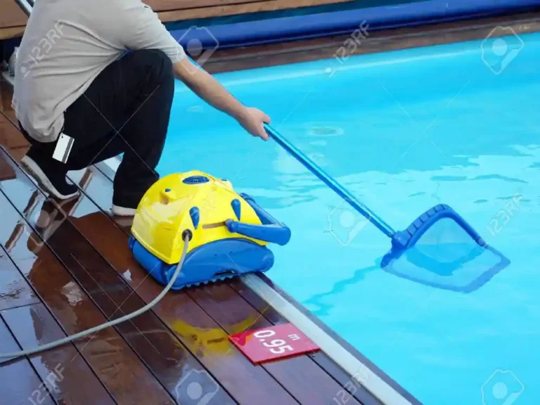 Pool cleaning Dubai